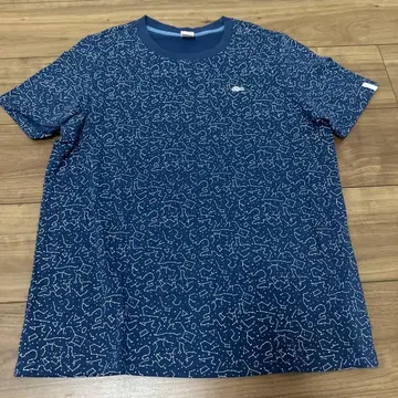 LACOSTE L!VE 별자리 패턴 티셔츠 네이비 M 사이즈
