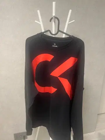 [ 재가격 인하 ] Calvin Klein 맨투맨 L 사이즈