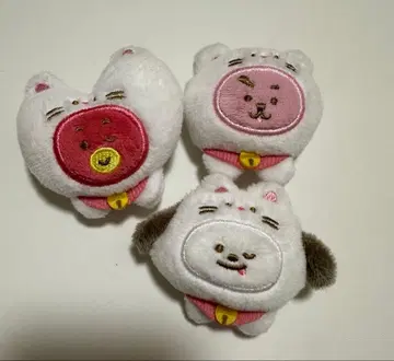 BT21 인형 배지 훼미리마트 한정판 COOKY TATA CHIMMY