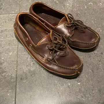 미네통카 모카신 데크 슈즈 브라운