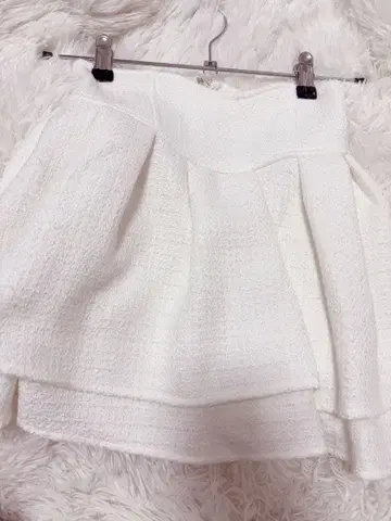 미셸 마카롱 슬림 레그 화이트 트위드 스커트