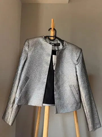 ZARA 노카라 자켓 메탈릭 실버 XS
