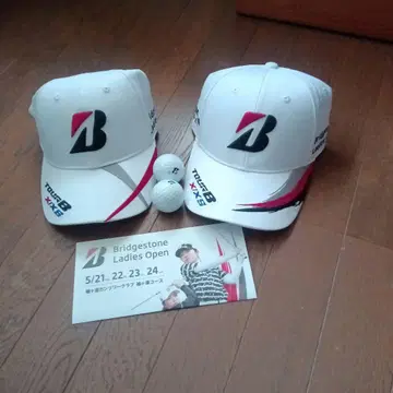 브릿지스톤 여성용 골프 캡 2개 & 공 2개