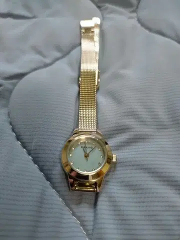 BERING 300개 한정판 쿼츠 메쉬 벨트 손목시계