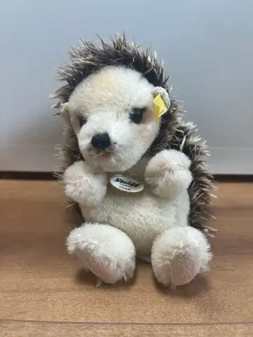 슈타이프 골디 고슴도치 봉제 인형
