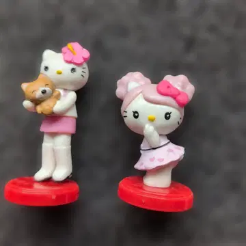 Hello Kitty 피규어 2개 세트