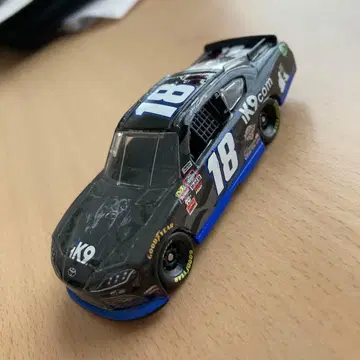 Toyota Supra NASCAR 미니카 18호 자동차