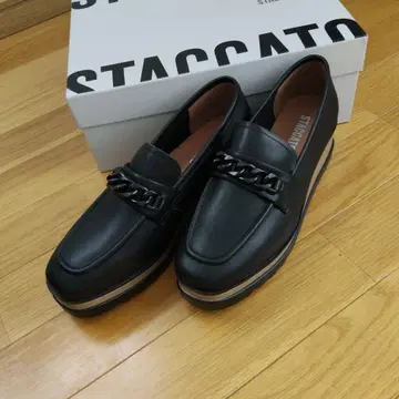 새상품 STACCATO 체인 로퍼 통굽