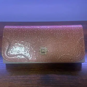 ANNA SUI