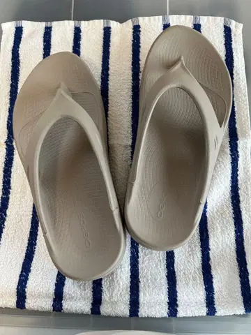 우포스 리커버리 샌들 (베이지: 24cm)