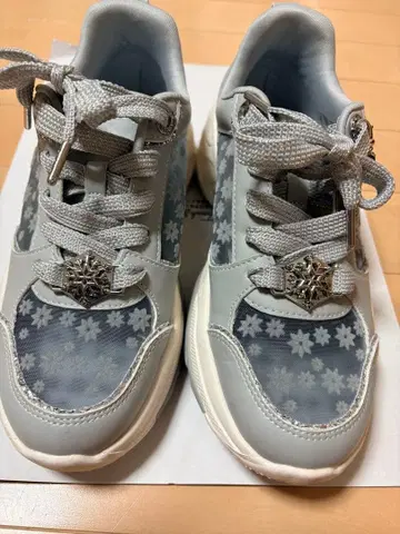Disney Frozen 쇼코 나카가와 스니커즈