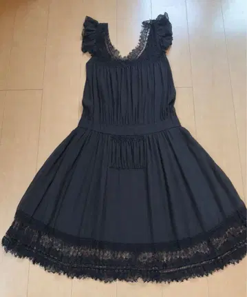 ANNA SUI 슬리브리스 블랙 레이스