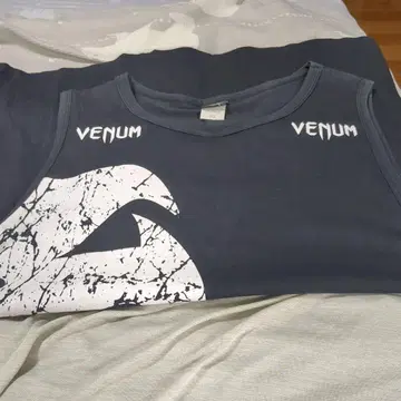 VENUM 탱크 탑 슬리브리스 블랙 XL 새상품급입니다!
