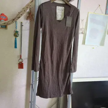 goa 미사용 새상품 긴팔 티셔츠 브라운 컷팅