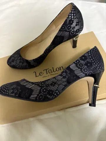 Le Talon 레이스&펄 펌프스 블랙