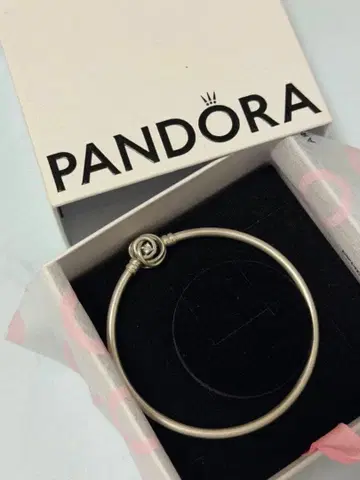 PANDORA 팔찌 로즈 모티브 스톤 포함