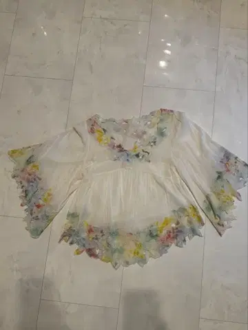 Gracecontinental 레이스 컷워크 오부소매 시어 블라우스