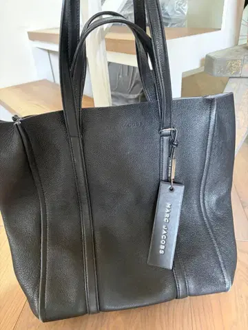 MARC JACOBS 가죽 토트백 블랙