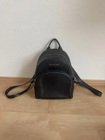 MICHAEL KORS 가죽 미니 백팩 블랙