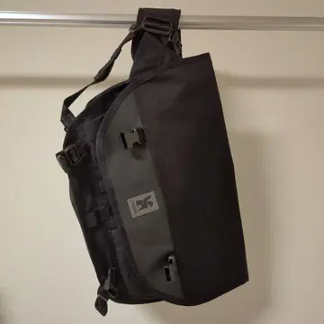 CHROME CITIZEN 15L MESSENGER Black