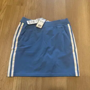 미사용 새상품 택 포함 adidas 여성용 스커트 M 블루