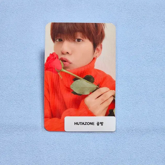 ๊ธ์ฒํ ์ธ) ์ด๋ฏผํ HUTAZONE ํํ์กด ๊ณต๋ฐฉ ํฌ์นด _ ๋นํฌ๋น