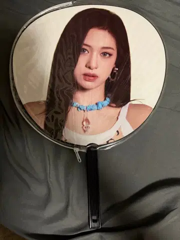 BABYMONSTER 아현 부채 DRIP