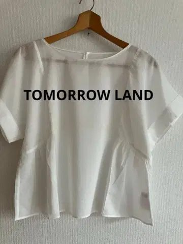 TOMORROW LAND 비침 화이트 블라우스