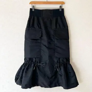 sacai 2022 나일론 트윌 개더 스커트 블랙