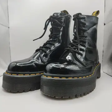 새상품급 Dr.Martens 닥터마틴 8홀 천연 가죽 UK4 23cm