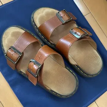 닥터 마틴 가죽 샌들 브라운 더블 스트랩