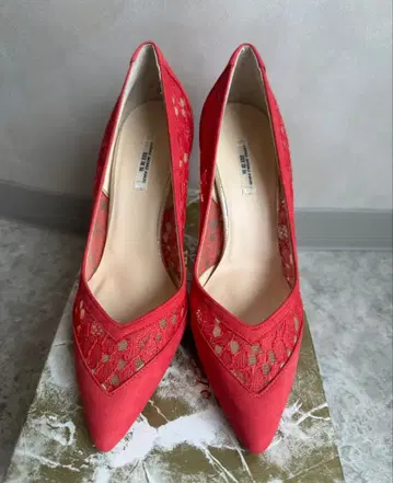 새상품 SEVEN TWELVE THIRTY 레이스 펌프스 레드 24cm