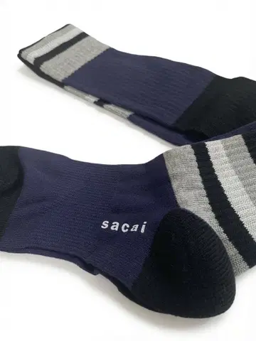 sacai 보더 무늬 니하이 하이삭스 네이비
