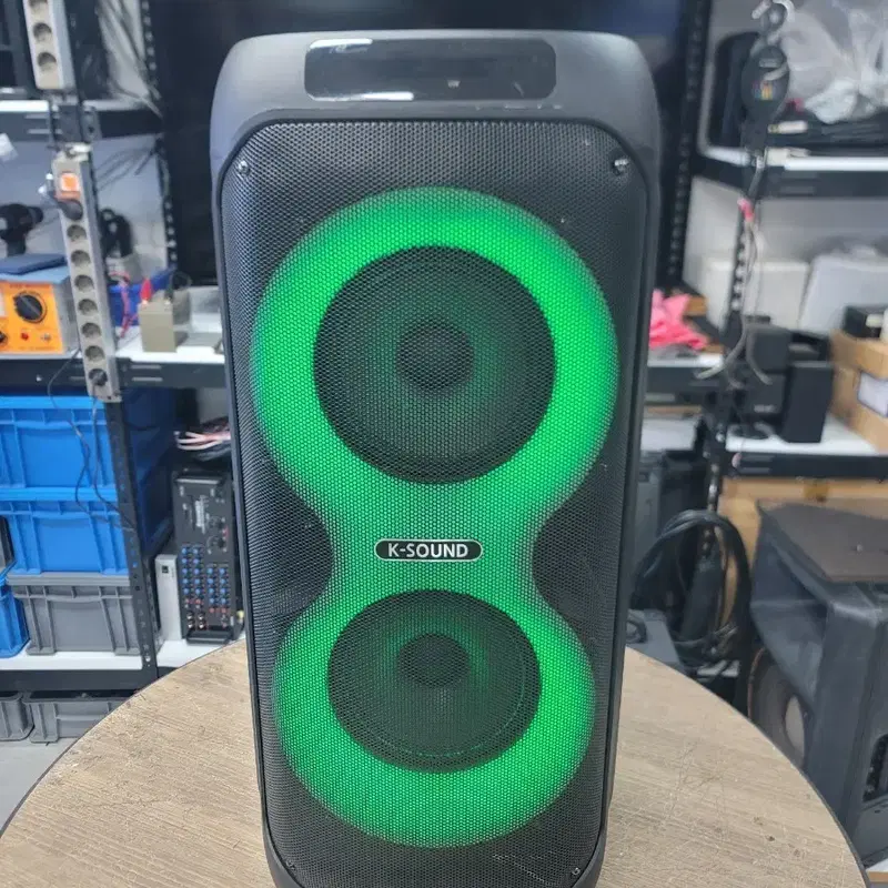 파티박스 K-SOUND 1200K 스피커 320와트 제품.