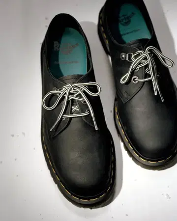 Dr. Martens 3홀 thisisneverthat 콜라보