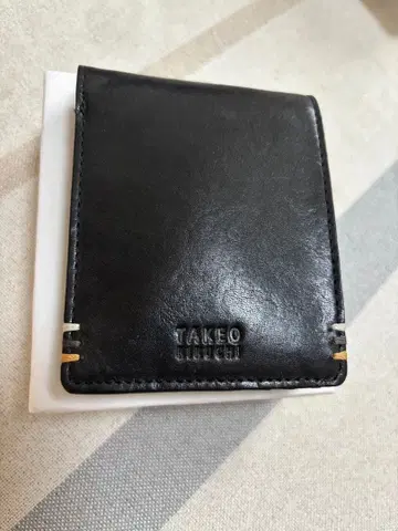 TAKEO KIKUCHI 이단 접이식 지갑 블랙