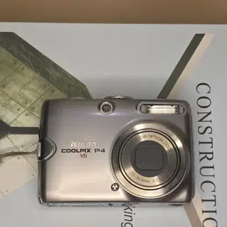 니콘 쿨픽스P4 / Nikon Coolpix P4 / Silver | 브랜드 중고거래 플랫폼