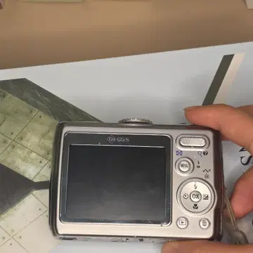 니콘 쿨픽스P4 / Nikon Coolpix P4 / Silver | 브랜드 중고거래 플랫폼