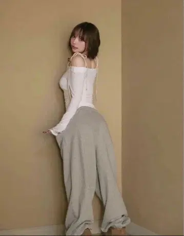 andmary 하트 힙 스웻 팬츠 그레이
