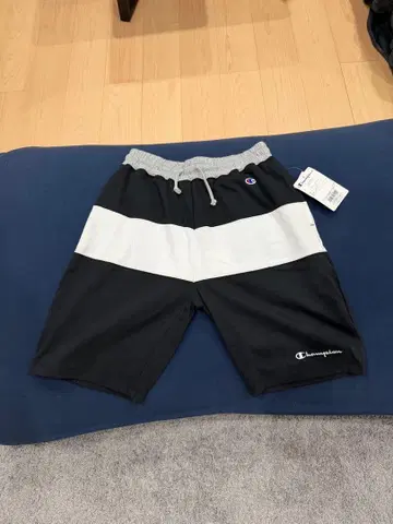 [ 새상품 ] Champion 숏팬츠 하프 팬츠 블랙 L 사이즈