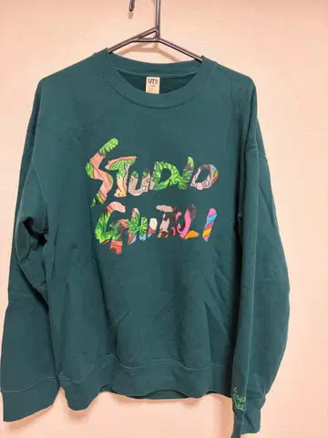 UNIQLO UT 스튜디오 지브리 맨투맨 다크 그린