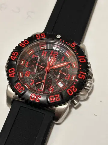 LUMINOX 스틸 크로노그래프 컬러 마크 레드 고무 벨트