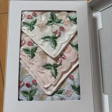 WEDGWOOD 딸기 무늬 자수 손수건 3개 세트