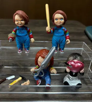 CHUCKY 빅 사이즈 피규어와 차일드 플레이 숨바꼭질 피규어