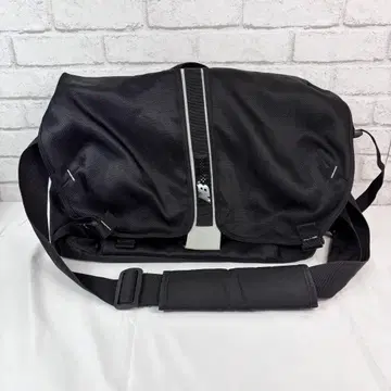 New Balance 뉴발란스 메신저 백 대용량