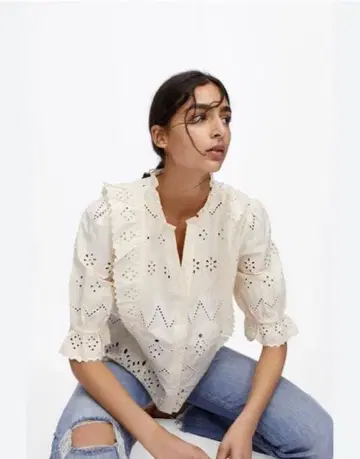 ZARA 자수 반팔 블라우스 아이보리 L 사이즈 인도산