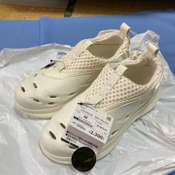 [ 미사용 새상품 m 화이트 ] 하이 바운스 썸머 블레이크