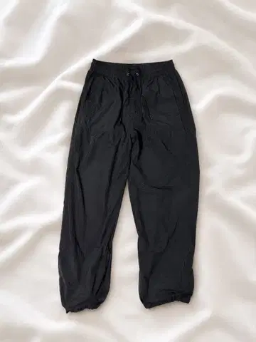 cp company 나일론 팬츠