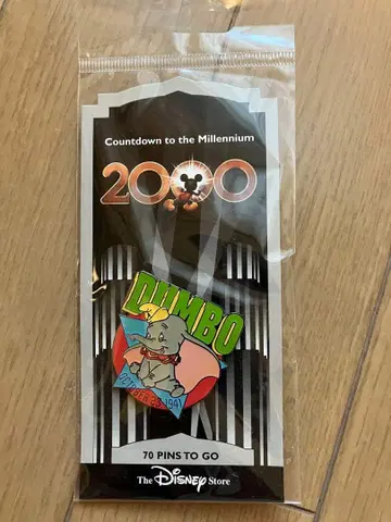 Disney Store Dumbo 핀 배지