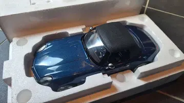 딜러 별주 1/18 BMW Z8 토파즈 블루